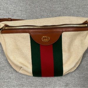 Gucci belt bag. Canvas material .